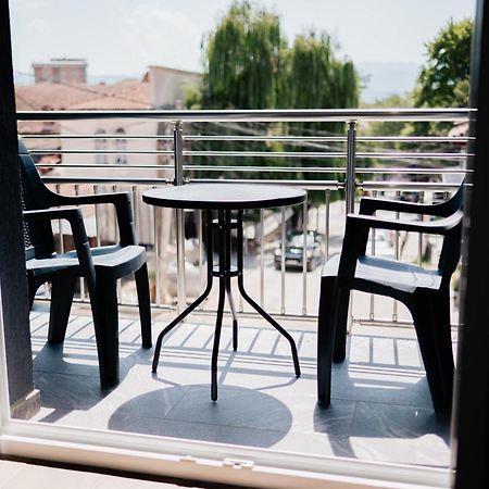 Froa Luxury Apartment Debar Buitenkant foto